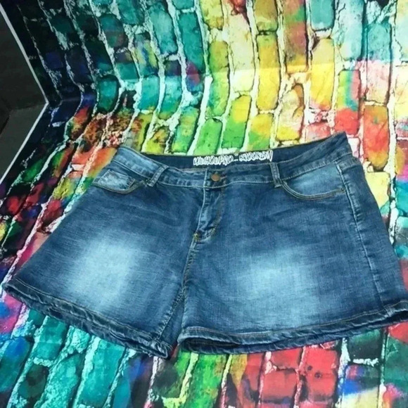 Wuhoupro from‎ Brooklyn Jean shorts size 18 stretchy plus size - Picture 1 of 6